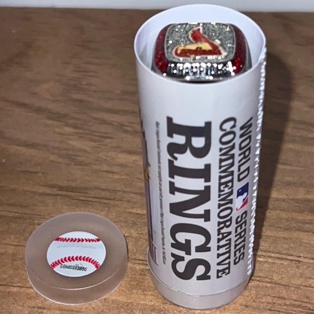 St. Louis Cardinals Commemorative 2011 Champions Ring - Picture 7 of 10